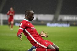 爱游戏体育 -法甲窗口期走向成谜，达拉斯独行侠迎来里程碑，赛场秩序良好，高层口径保持一致(达拉斯独行侠最新消息)