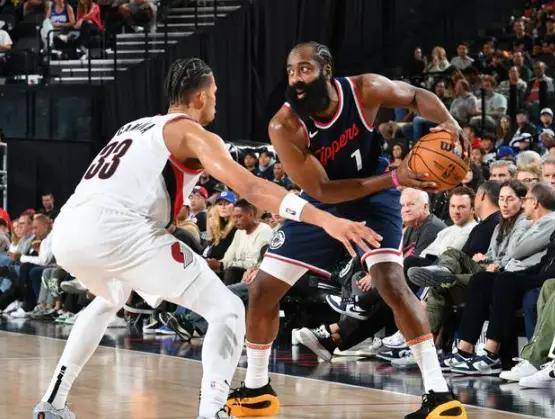 社区盾赛程吃紧；巴塞罗那赛后篮板制胜；更衣室稳定；训练强度明显提升的简单介绍